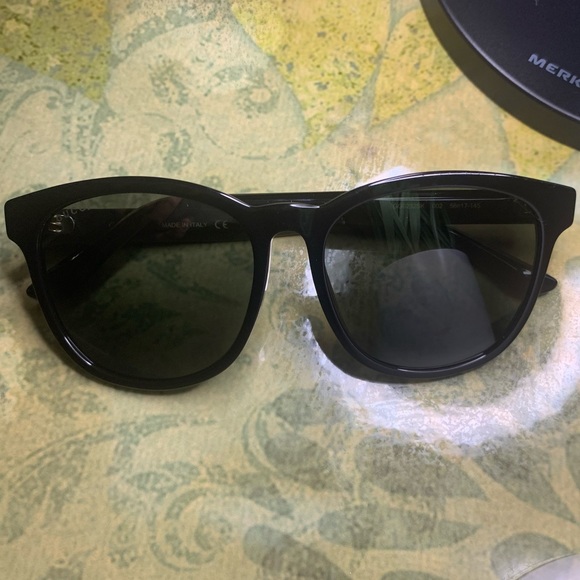 Gucci Glasses - Picture 8 of 8